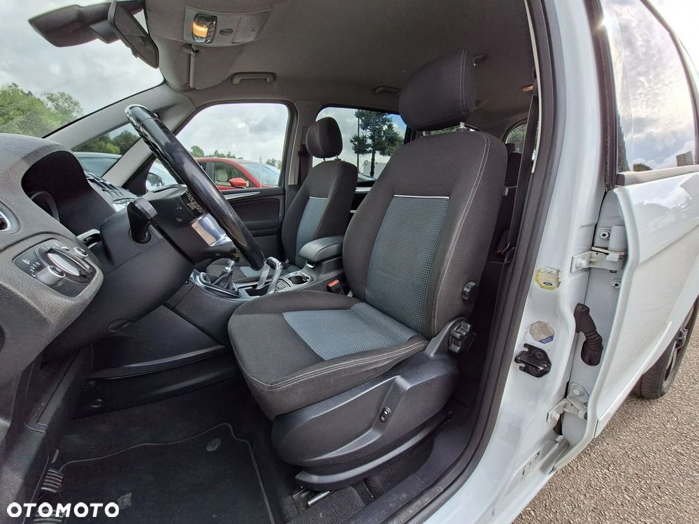 Ford Galaxy - 13