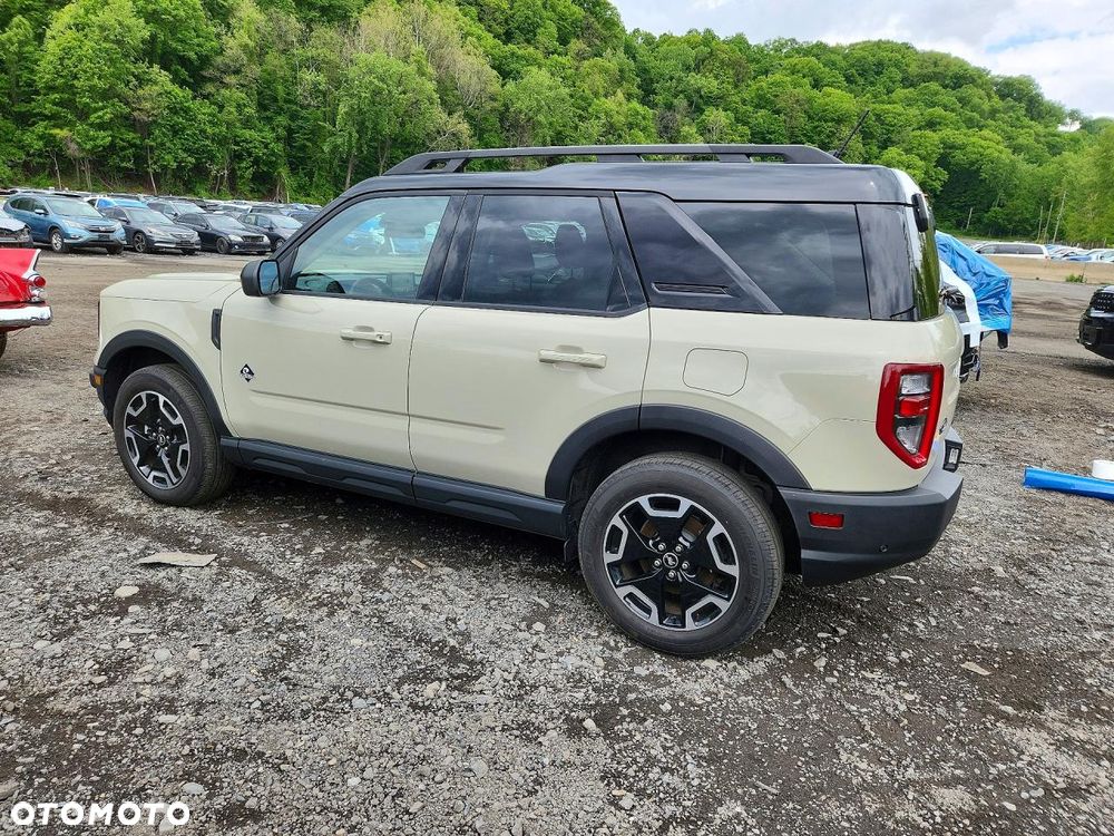 Ford Bronco - 3