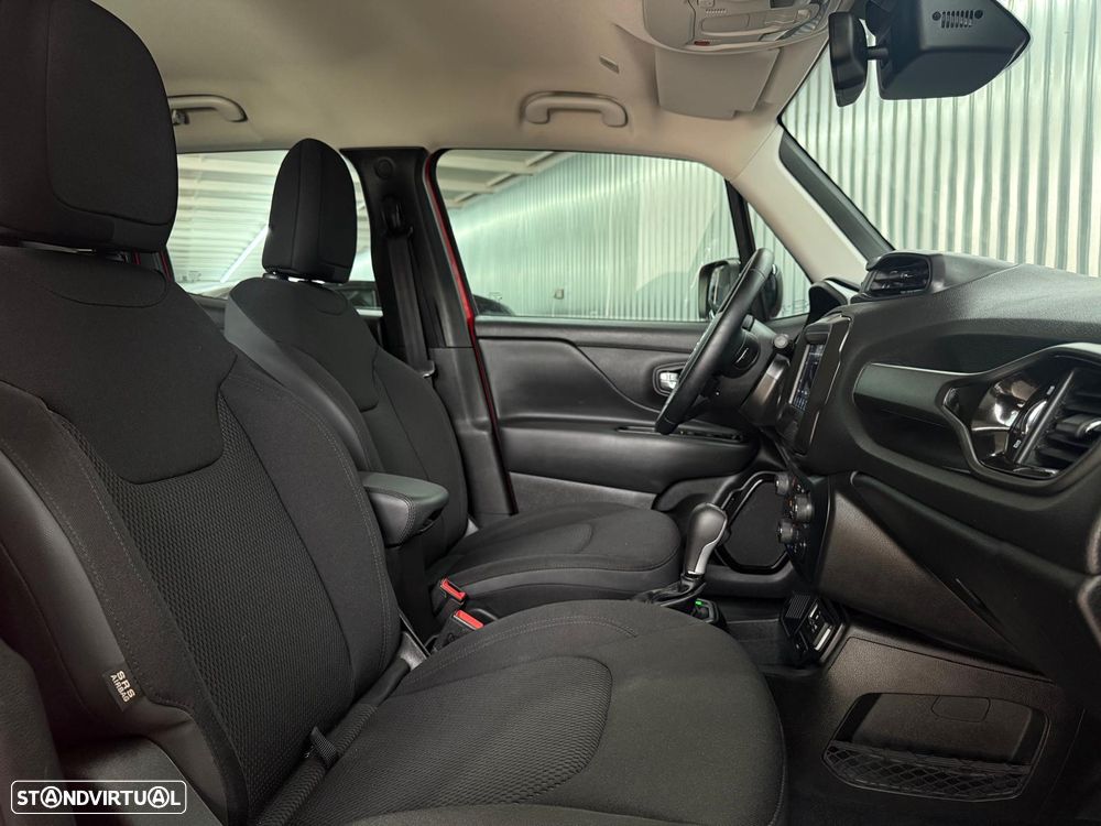 Jeep Renegade 1.3 T Night Eagle DCT - 16