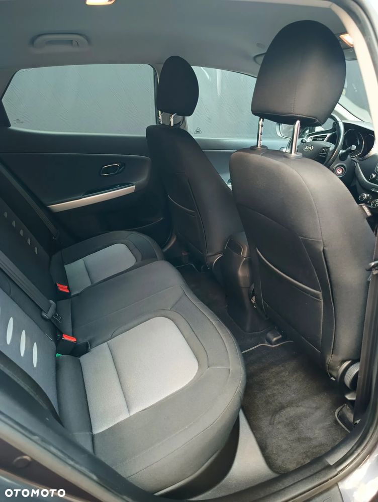 Kia Ceed 1.6 CRDi 128 Fifa World Cup Edition - 19