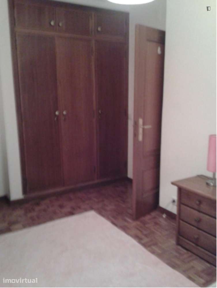 Quarto - localizado em Bairro do Sol Coimbra - Grande imagem: 2/6