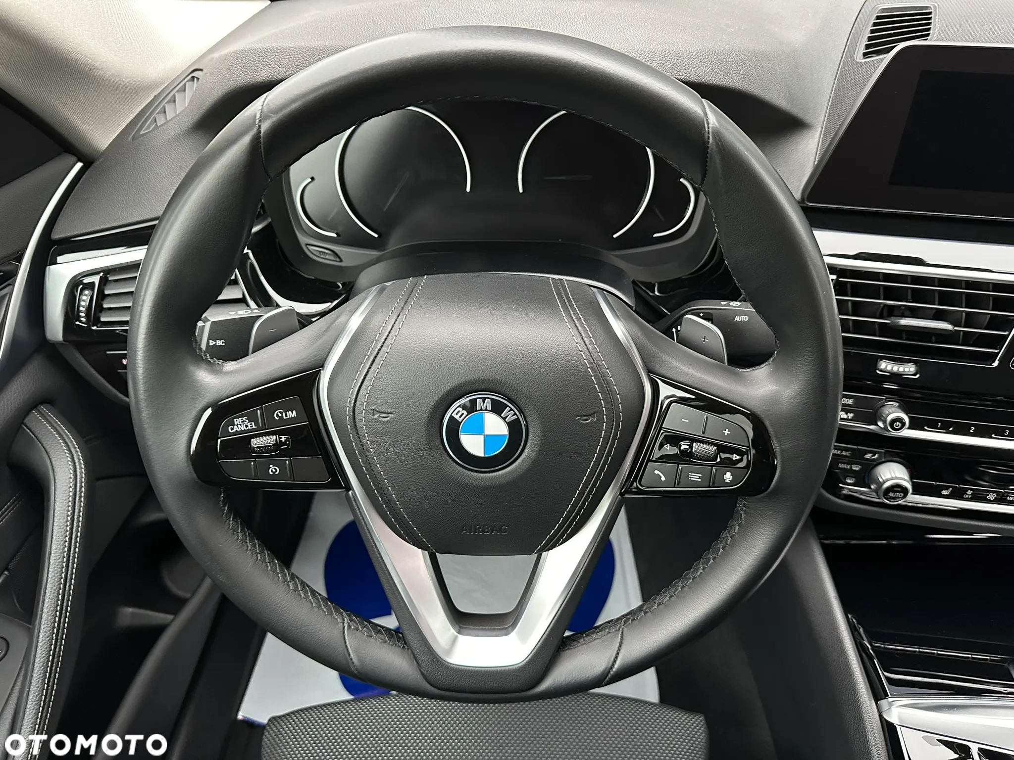 BMW Seria 5 520d xDrive Sport Line sport - 31
