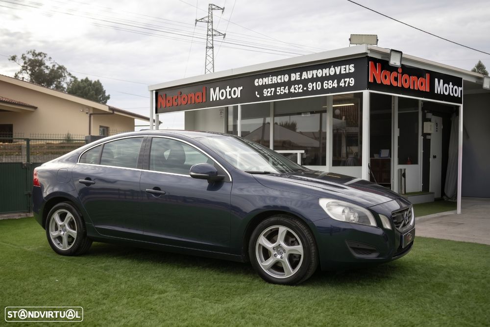 Volvo S60 2.0 D3 Momentum Start/Stop - 1
