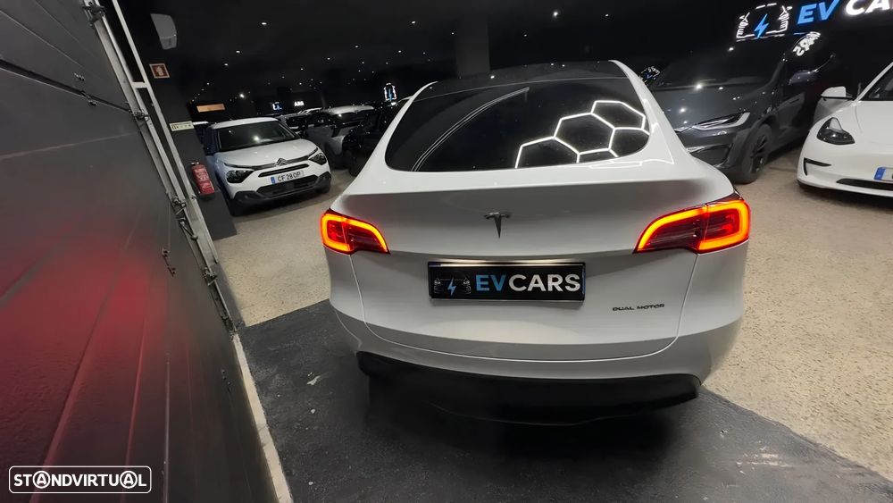 Tesla Model Y Long Range Dual Motor AWD - 9