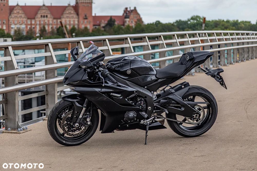 Yamaha R6 - 35