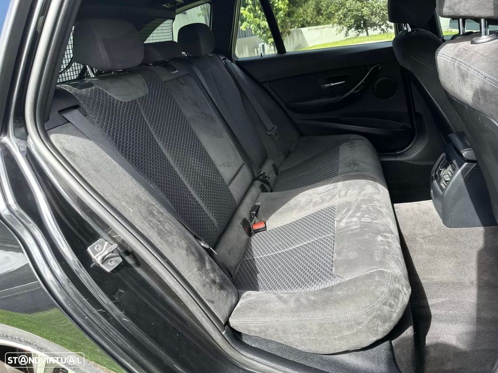 BMW 318 d Pack M - 26