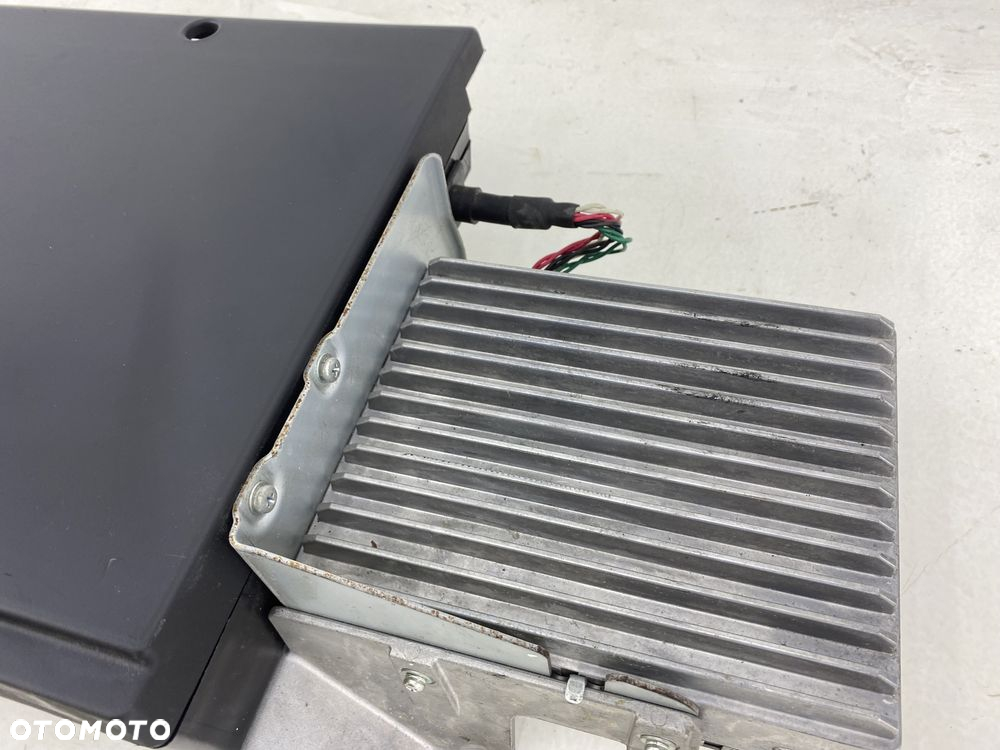 Volvo XC60 subwoofer wzmacniacz org - 3