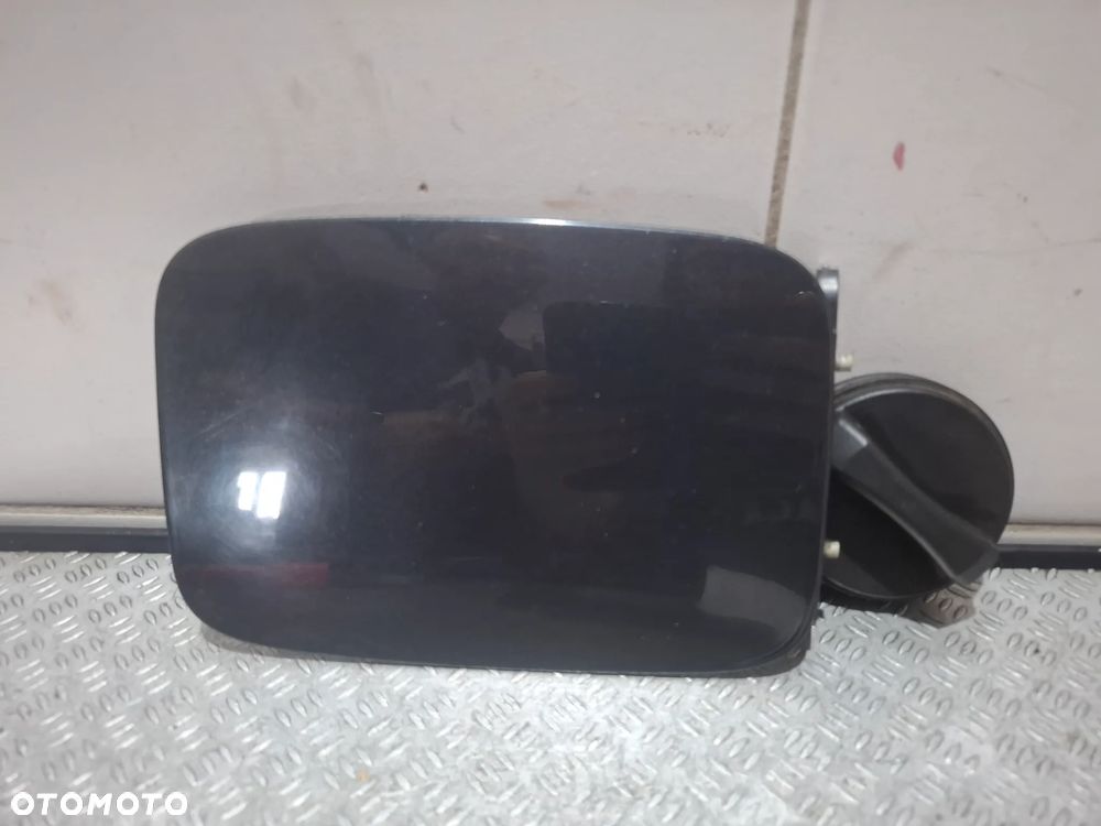 Klapka wlewu paliwa Volvo V50 2010 rok  kolor 49246 - 1
