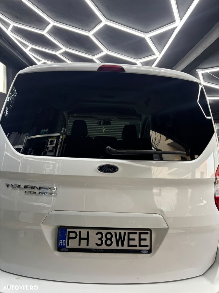 Ford Tourneo Courier 1.5 TDCi Trend - 11