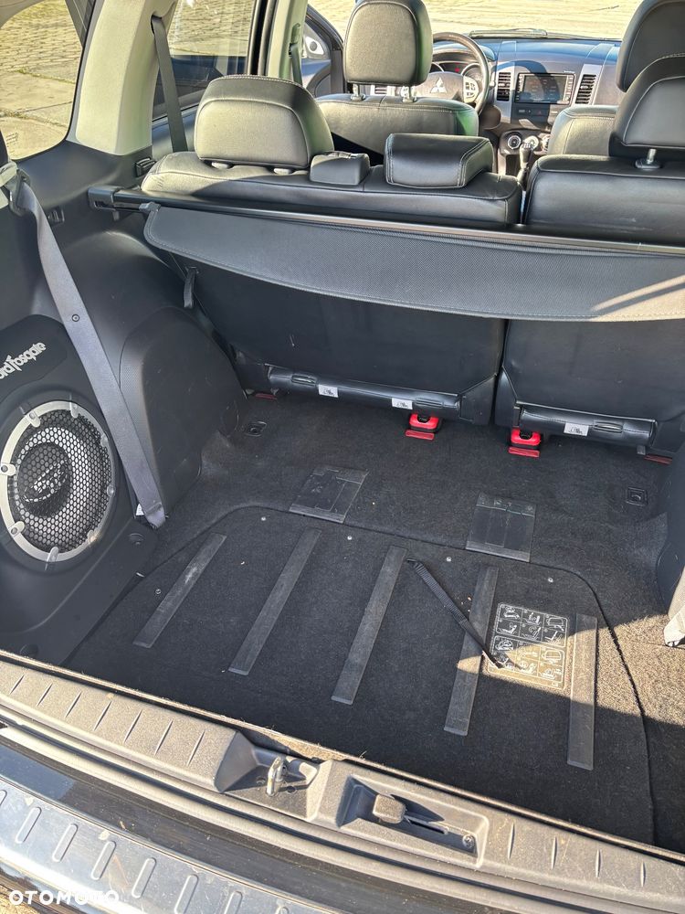 Mitsubishi Outlander 2.4 Intense + - 8