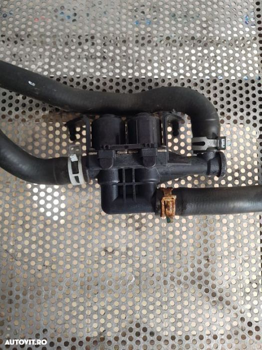 Pompa Secundara Auxiliara Preincalzitor Apa BMW F10 F11 F06 F07 F12 F13 F01 F02 X5 X6 Cod - 2