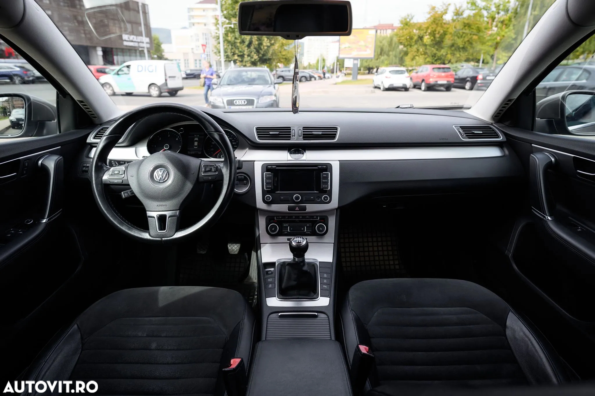 Volkswagen Passat 2.0 TDI BlueMotion Tehnology Comfortline - 25