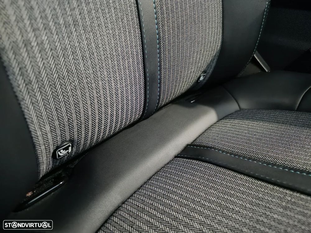 Peugeot 3008 1.2 PureTech Allure EAT8 - 23