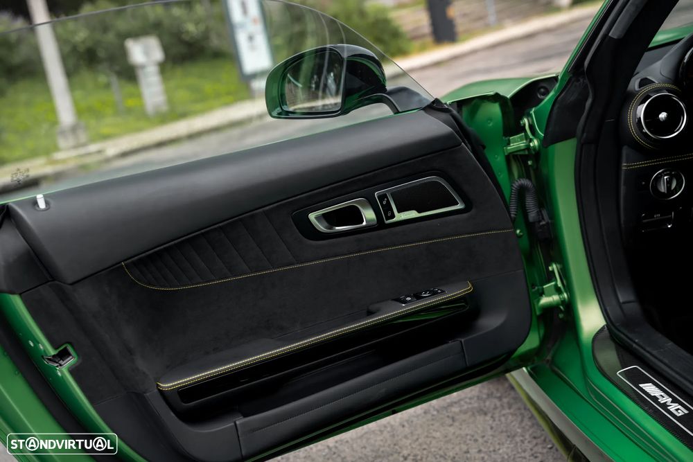 Mercedes-Benz AMG GT R - 16