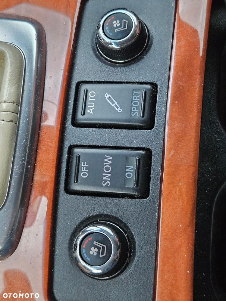 Infiniti QX70 3.7 S - 18
