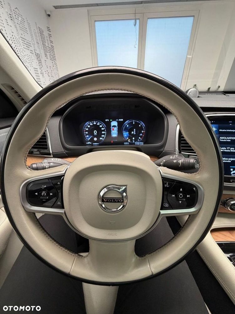 Volvo XC 90 - 17