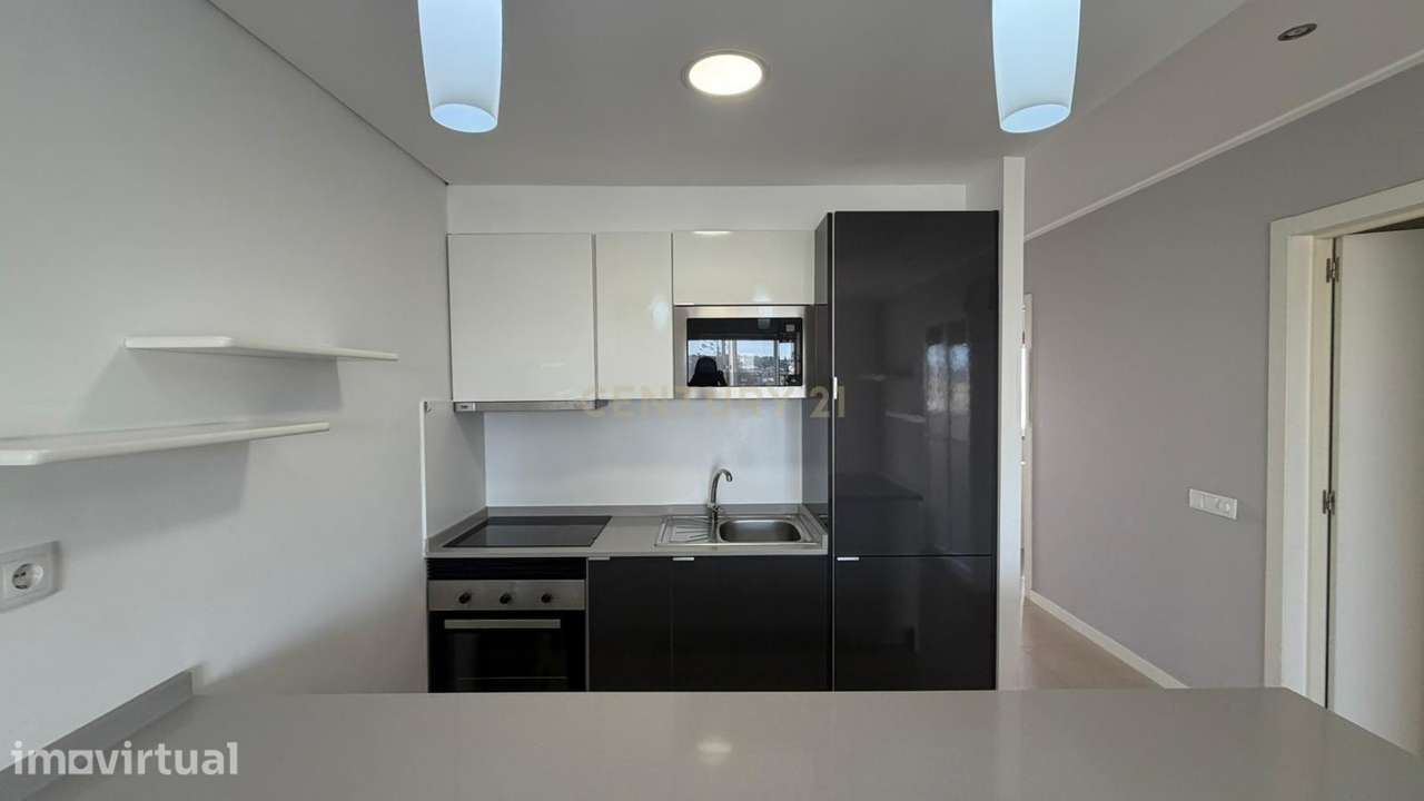 Apartamento T1+1 para Arrendamento Anual - Branqueira, Albufeira - Grande imagem: 2/14
