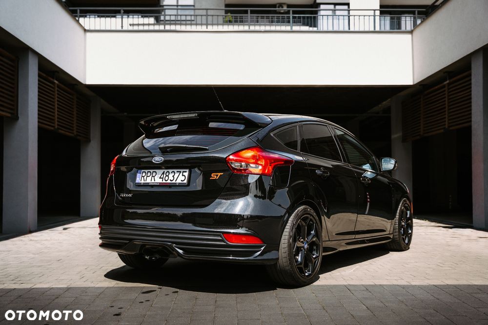 Ford Focus 2.0 EcoBoost ST mit Leder-Sport-Paket - 5