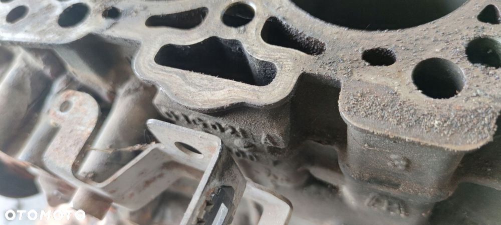 BLOK SILNIKA AUDI A4 B7 A6 C6 2.0 TDI BLB 03G021A - 5