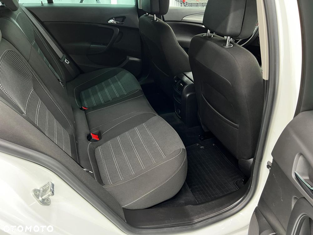 Opel Insignia 2.0 CDTI automatik Business Edition - 26