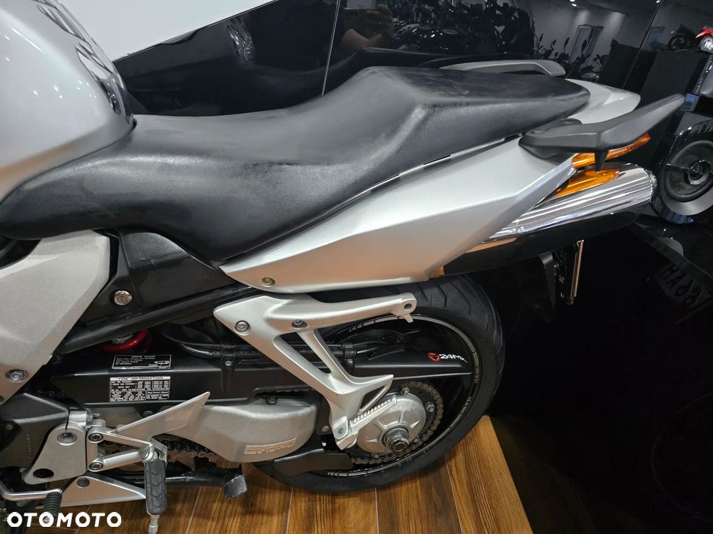 Honda VFR - 13