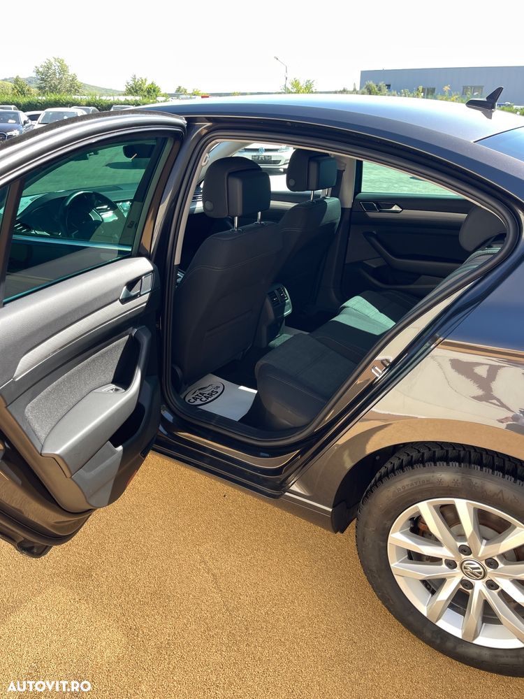 Volkswagen Passat - 27