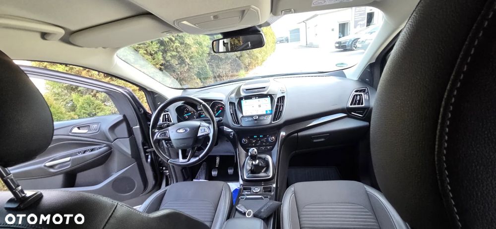 Ford Kuga 1.5 EcoBoost 2x4 Titanium - 37