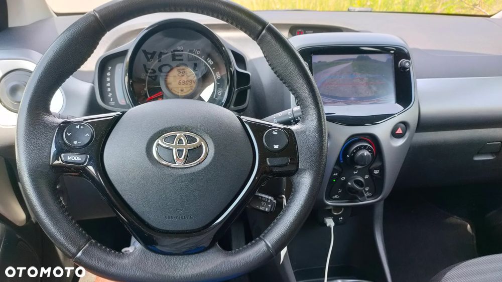 Toyota Aygo x-trend - 17