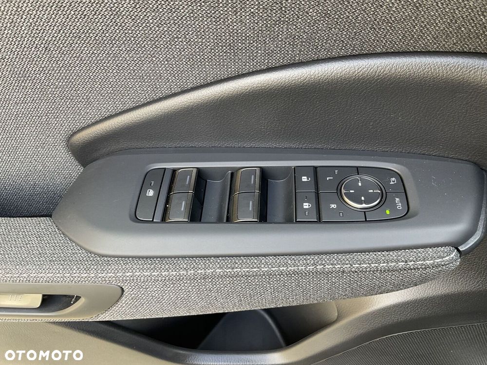 Lexus LBX 1.5 Hybrid - 17