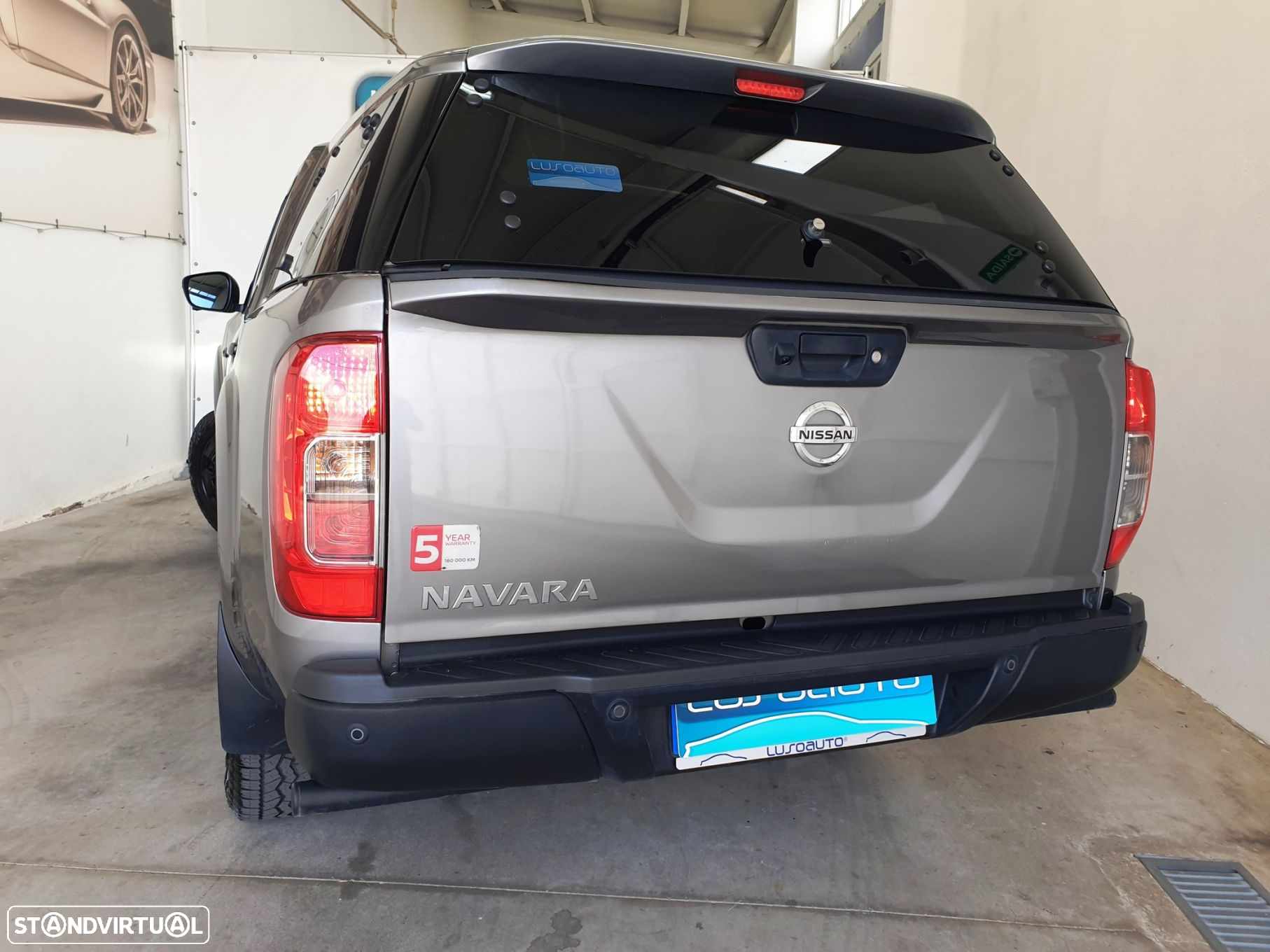 Nissan Navara 2.3 dCi CD 4WD N-Guard - 11