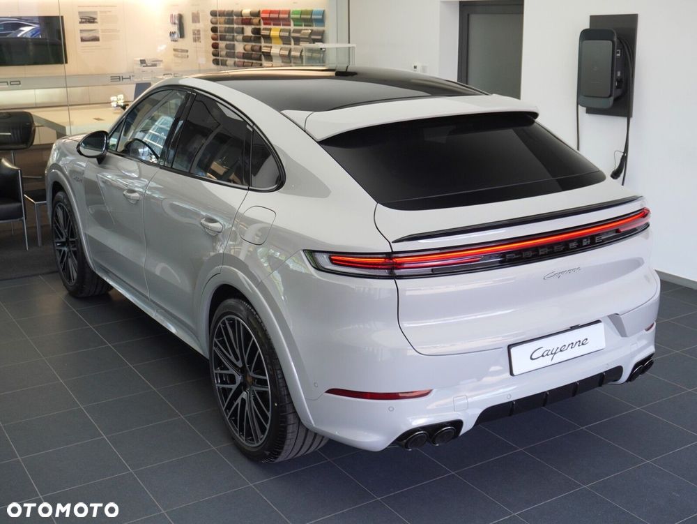 Porsche Cayenne E-Hybrid PHEV Black Edition - 18
