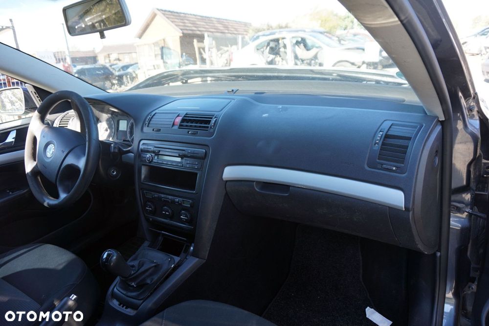 SKODA OCTAVIA II KOMBI 2008 9153 1.6 FSI BLF 115KM JHW SZARY na części - 18