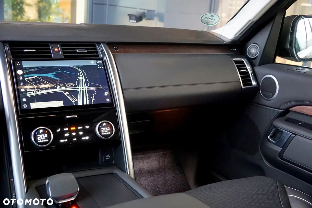 Land Rover Discovery D250 SE - 30