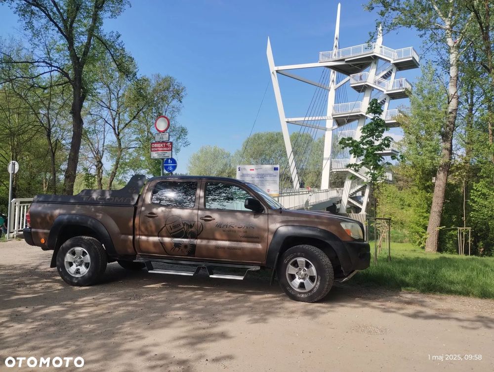 Toyota Tacoma - 2