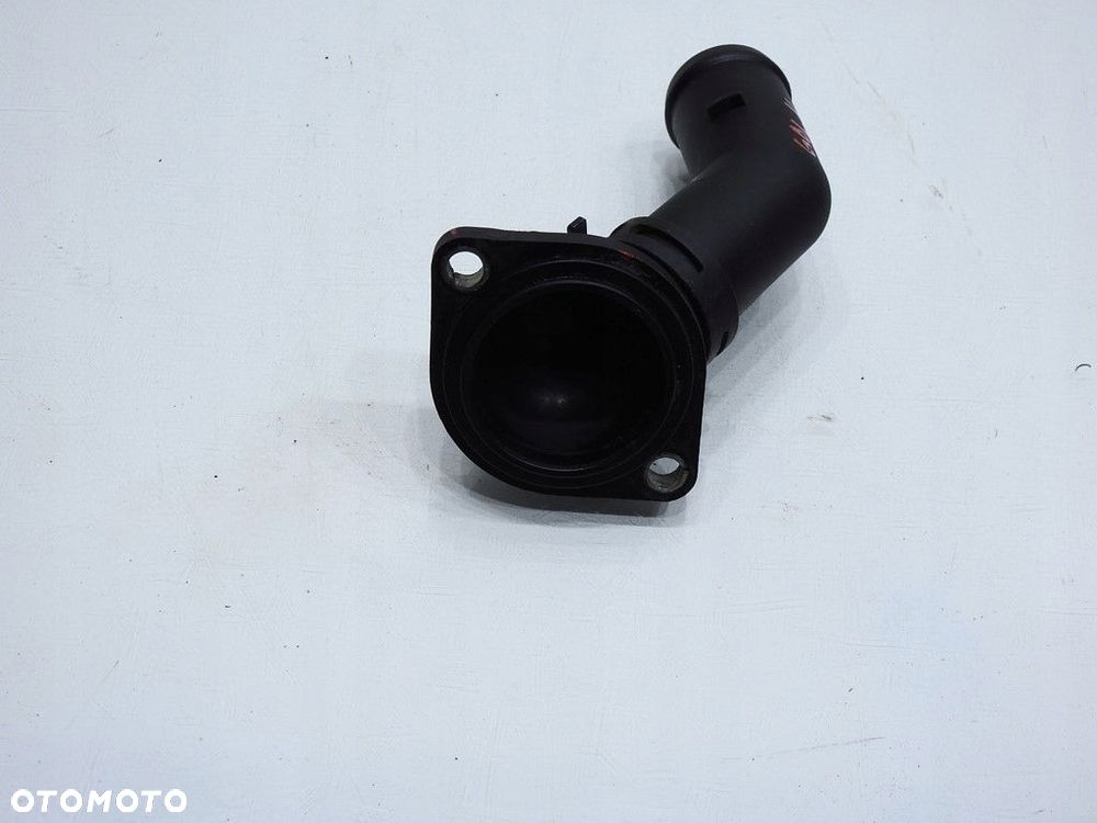 OBUDOWA TERMOSTATU VW GOLF V 1.6 8V - 4