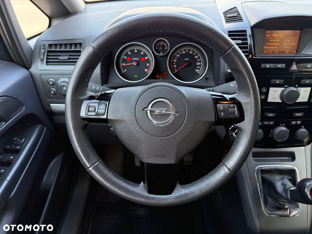 Opel Zafira 1.8 Cosmo - 22