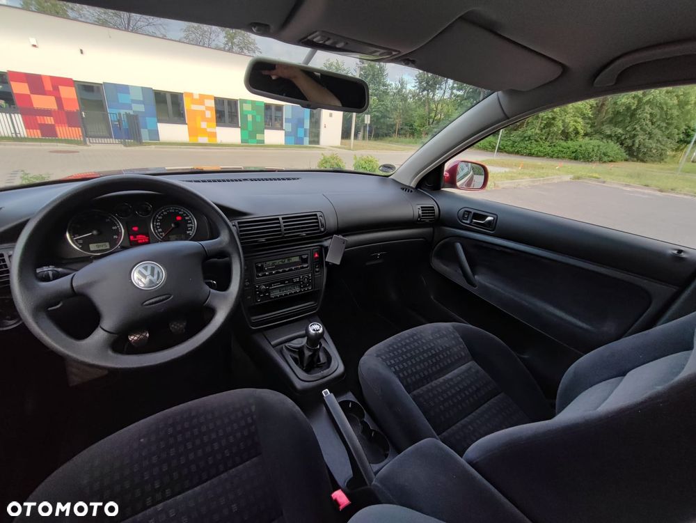 Volkswagen Passat 1.8T Trendline - 10