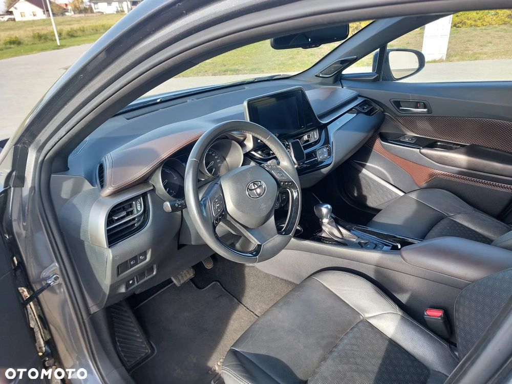 Toyota C-HR 1.8 Hybrid Neon Lime powered by JBL - 14