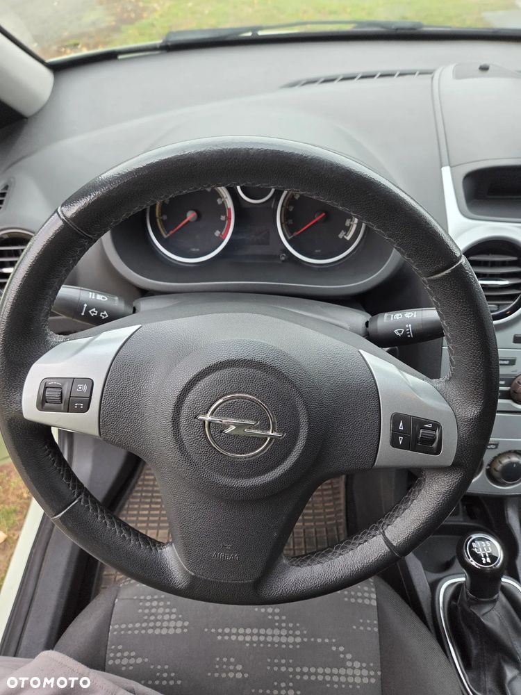 Opel Corsa 2011 photo 5
