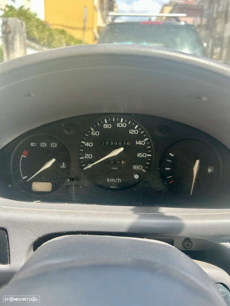 Nissan Micra 1.0 LX - 4