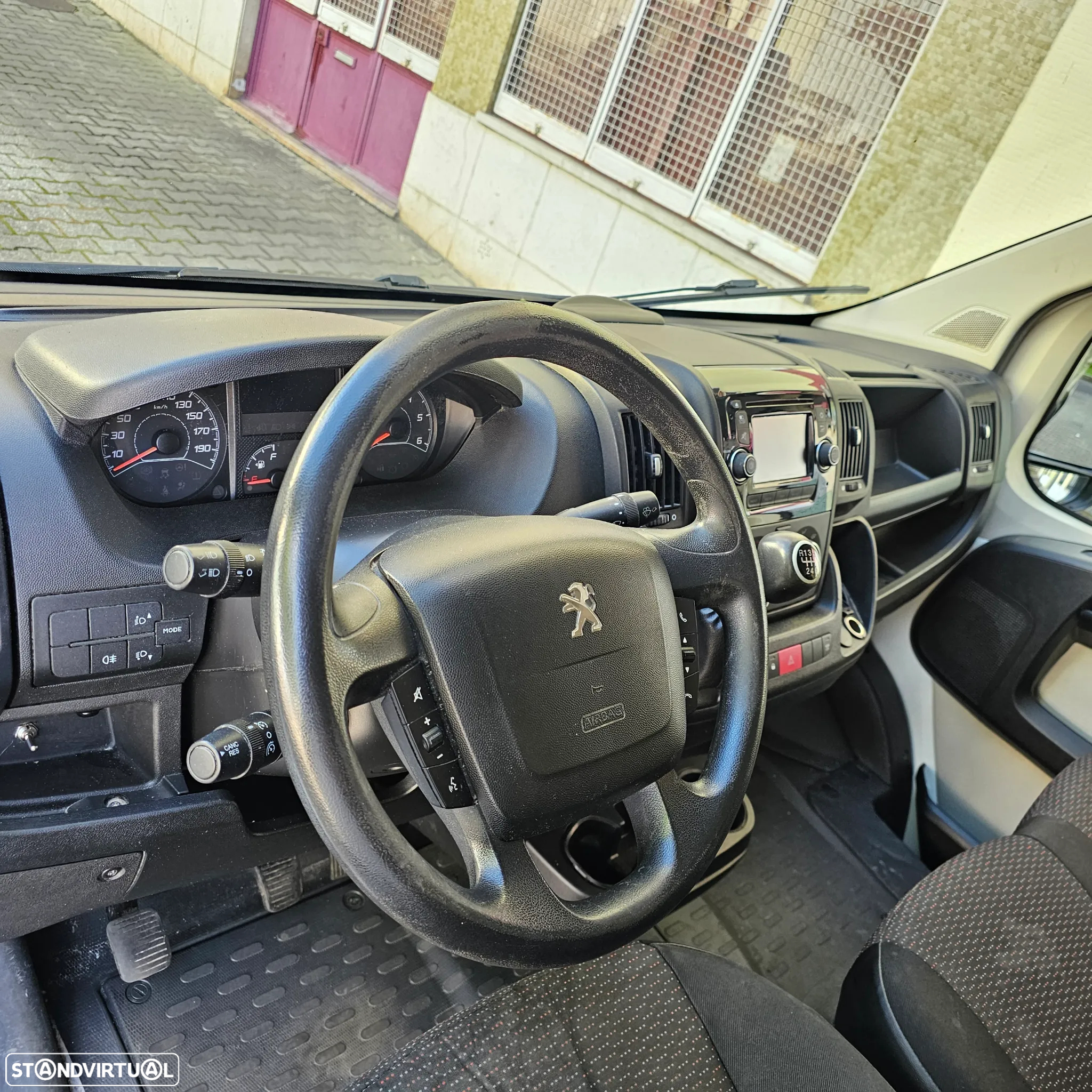 Peugeot Boxer 2.0 HDI Isótermica - 27
