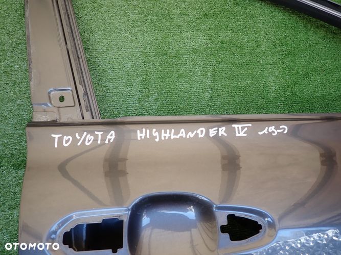TOYOTA HIGHLANDER IV 19- drzwi prawe przednie przód - 9