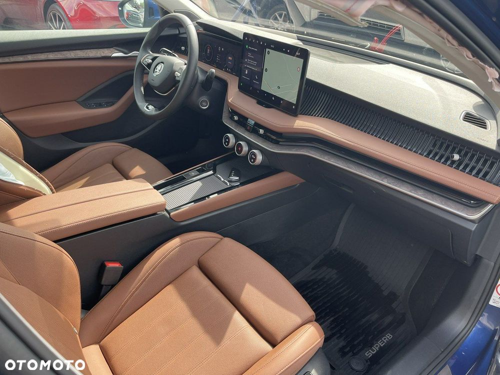 Skoda Superb 2.0 TDI SCR 4x4 L&K DSG - 11