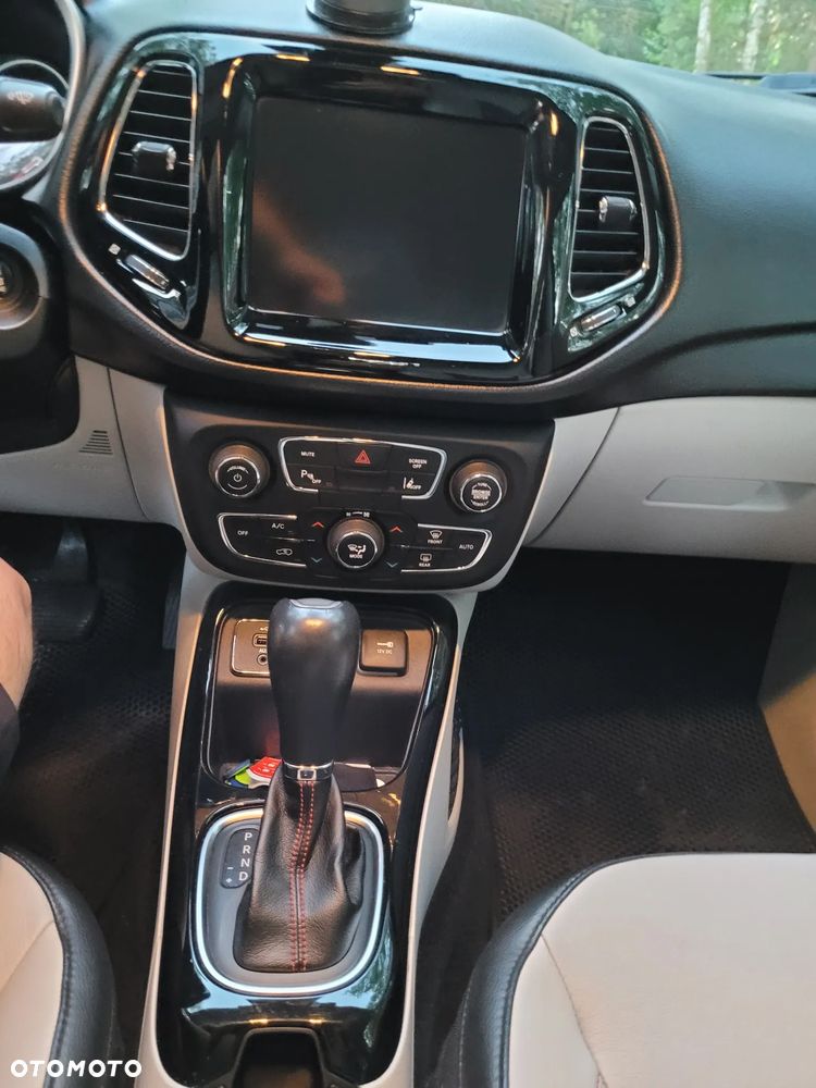 Jeep Compass - 19