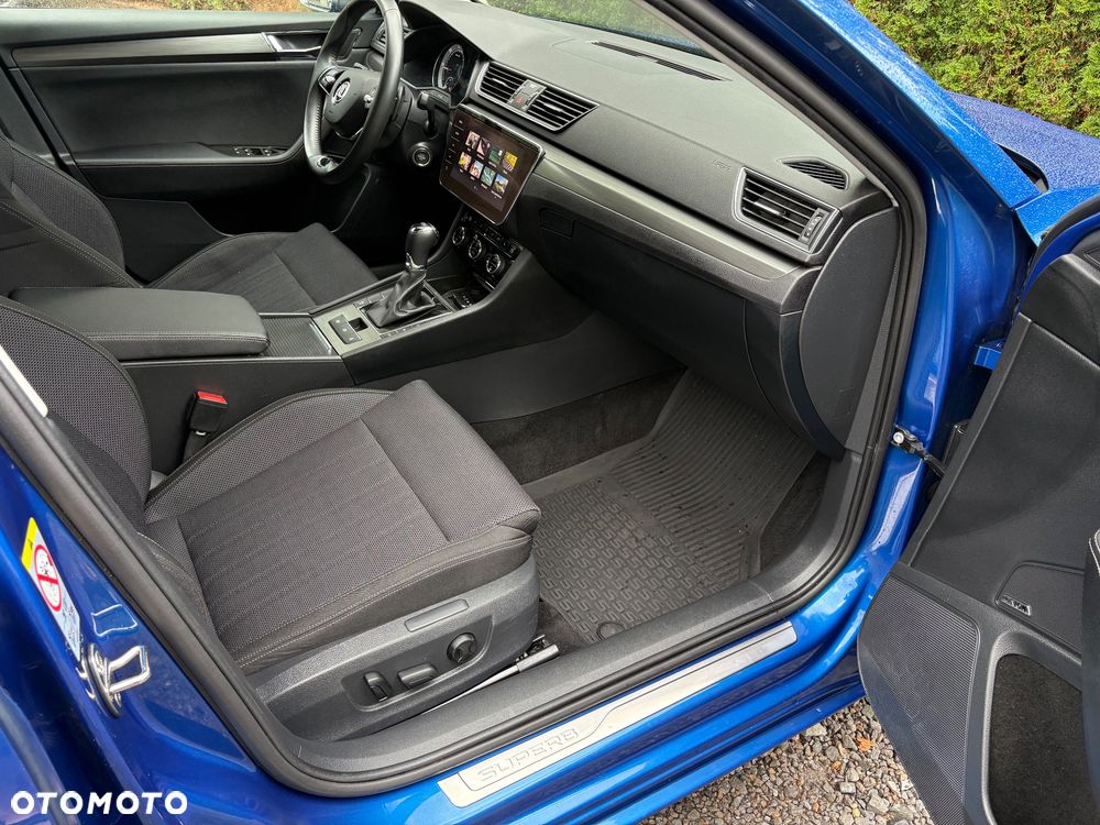Skoda Superb 2.0 TDI SCR Style DSG - 9
