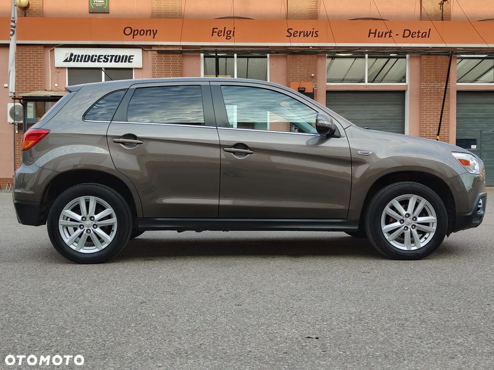 Mitsubishi ASX - 10