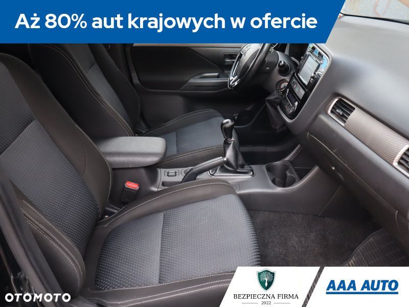 Mitsubishi Outlander - 11