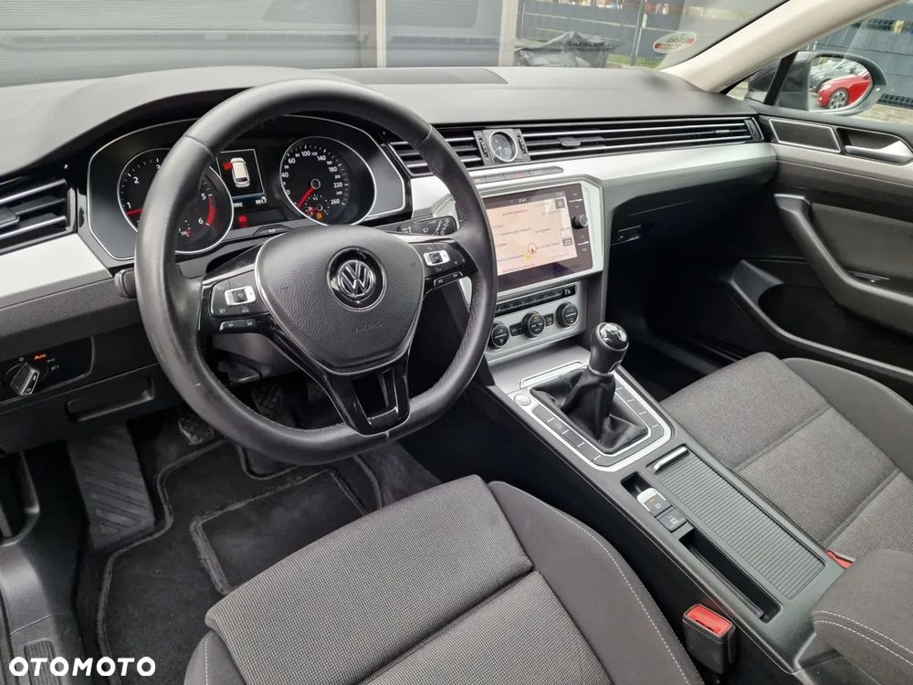 Volkswagen Passat 2.0 TDI BMT Comfortline - 17