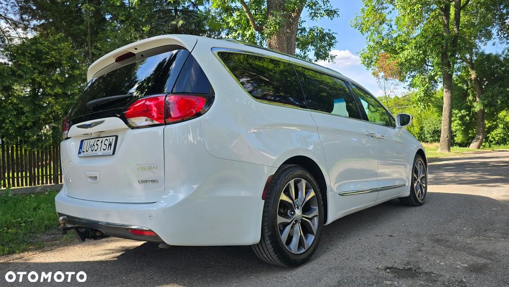 Chrysler Pacifica - 7