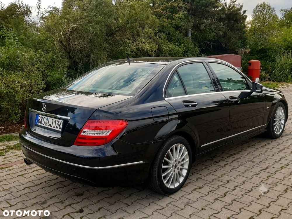 Mercedes-Benz Klasa C 180 CGI Automatik BlueEFFICIENCY - 11